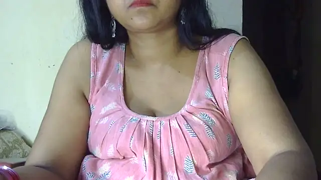 Snapshot of Suhana-sapna chatting on 10/08/25, 04:59 Suhana-sapna online show from 10/08/25, 04:59