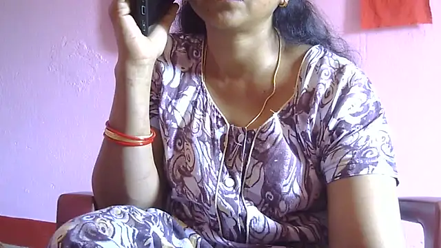 Snapshot of Suhana-sapna chatting on 04/04/26, 05:16 Suhana-sapna online show from 04/04/26, 05:16