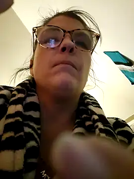 Neveah6 online show from 12/26/24, 11:21