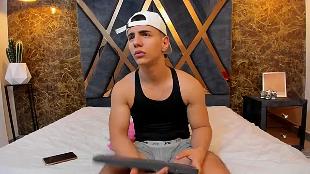 Flynn Riider online show from 02/27/25, 02:43