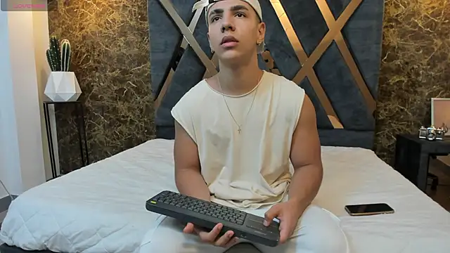 Flynn Riider online show from 03/07/25, 11:40