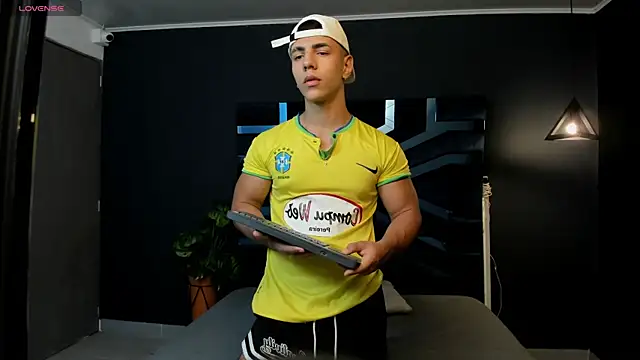 Flynn Riider online show from 03/11/25, 11:33