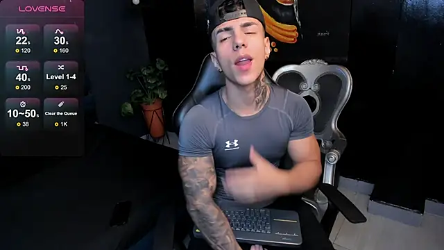 Flynn Riider online show from 10/27/25, 05:39