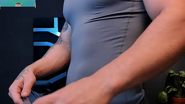 Flynn Riider online show from 12/01/25, 05:29