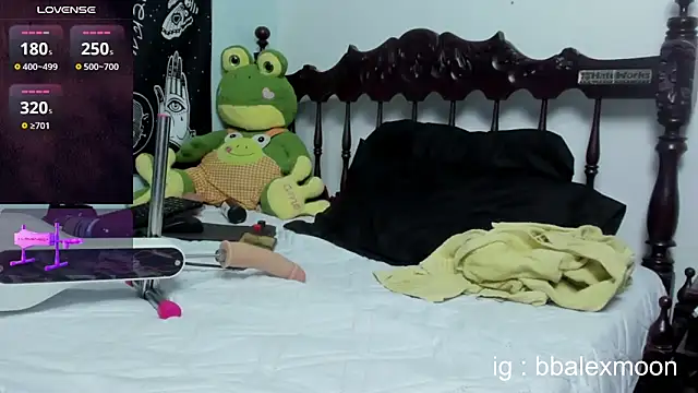 Snapshot of alexdesire chatting on 02/12/25, 10:59 alexdesire online show from 02/12/25, 10:59