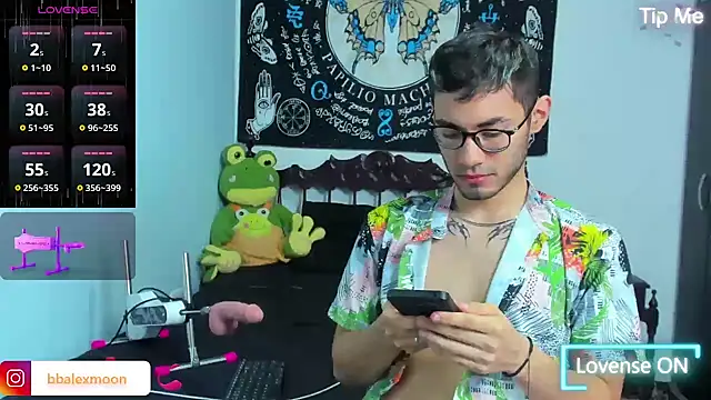 Snapshot of alexdesire chatting on 03/21/25, 01:56 alexdesire online show from 03/21/25, 01:56