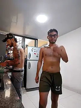 Snapshot of alexdesire chatting on 10/05/25, 05:11 alexdesire online show from 10/05/25, 05:11