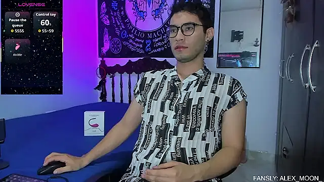 Snapshot of alexdesire chatting on 10/13/25, 01:22 alexdesire online show from 10/13/25, 01:22