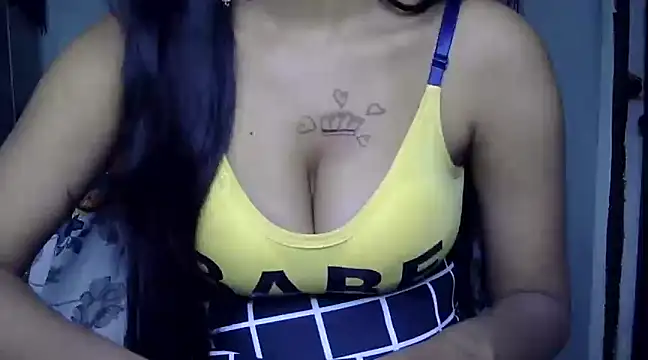 Snapshot of hinaa_khan chatting on 12/20/24, 07:17 hinaa khan online show from 12/20/24, 07:17