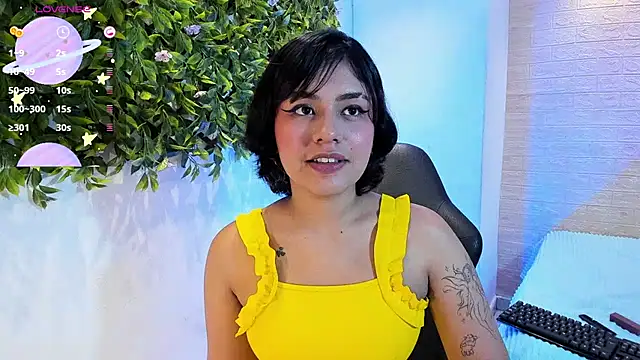 Snapshot of _sowy_venus_ chatting on 02/22/25, 01:13 sowy venus online show from 02/22/25, 01:13