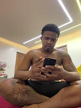 Snapshot of el-exotico-frekiisiimo chatting on 12/11/24, 04:07 el-exotico-frekiisiimo online show from 12/11/24, 04:07