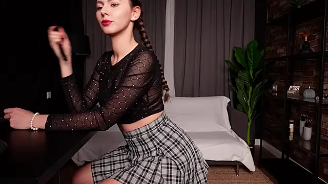 Snapshot of MuseSolis chatting on 12/18/24, 01:26 MuseSolis online show from 12/18/24, 01:26