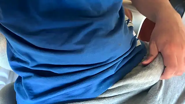 Axeeeeeeeeeeeel online show from 04/12/26, 12:21