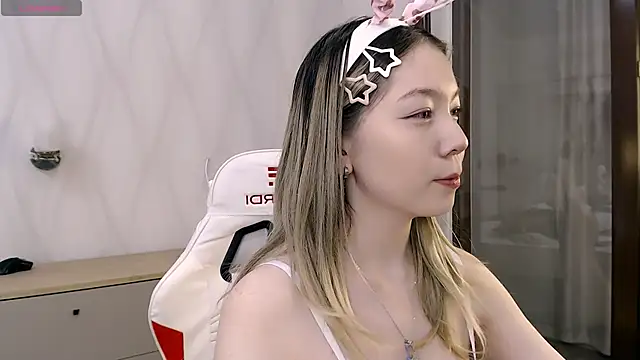 Babby Rabbit online show from 10/16/25, 07:48