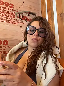 Snapshot of Gabriela-Parker_ chatting on 11/23/25, 07:57 Gabriela-Parker online show from 11/23/25, 07:57