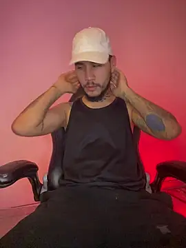 Junihn0 online show from 11/14/25, 09:13