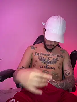 Junihn0 online show from 11/18/25, 10:36