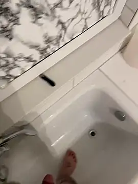 Snapshot of Loco42- chatting on 12/24/24, 03:58 Loco42- online show from 12/24/24, 03:58