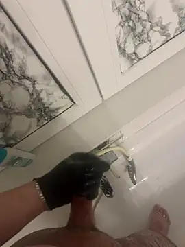 Snapshot of Loco42- chatting on 02/28/25, 07:56 Loco42- online show from 02/28/25, 07:56