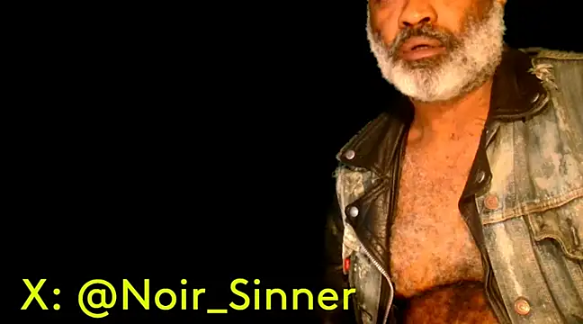 Snapshot of sinnernoir chatting on 01/25/25, 08:31 sinnernoir online show from 01/25/25, 08:31
