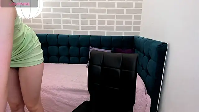 marie reyes  online show from 09/21/25, 01:29