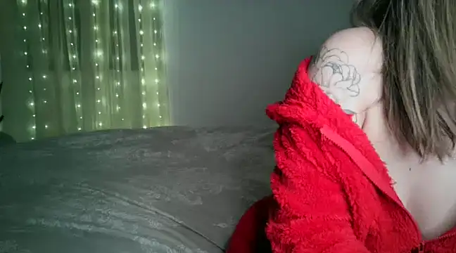 Snapshot of April_wow chatting on 12/14/24, 07:51 April wow online show from 12/14/24, 07:51