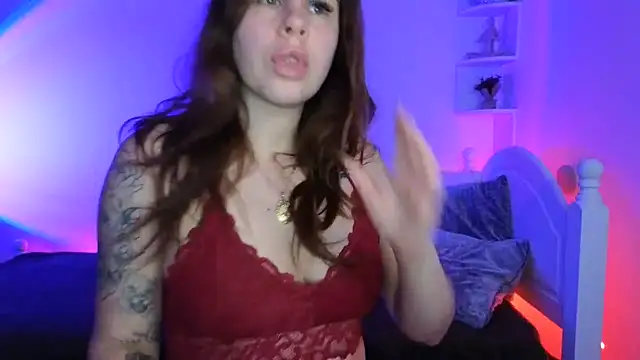 Snapshot of April_wow chatting on 11/29/25, 09:51 April wow online show from 11/29/25, 09:51