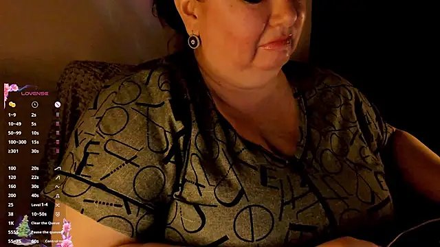 Snapshot of SexxyDreams1 chatting on 12/24/24, 10:44 SexxyDreams1 online show from 12/24/24, 10:44