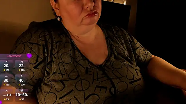 Snapshot of SexxyDreams1 chatting on 03/05/25, 12:16 SexxyDreams1 online show from 03/05/25, 12:16