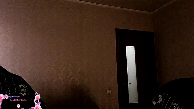 Snapshot of SexxyDreams1 chatting on 12/05/25, 03:48 SexxyDreams1 online show from 12/05/25, 03:48