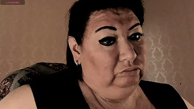 SexxyDreams1 online show from 05/06/26, 04:08