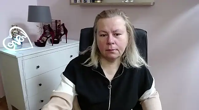 Snapshot of NancyCREAM chatting on 02/25/25, 05:41 NancyCREAM online show from 02/25/25, 05:41