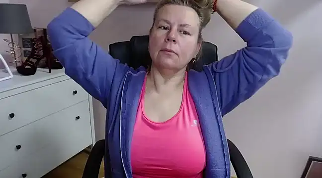 Snapshot of NancyCREAM chatting on 03/04/25, 05:53 NancyCREAM online show from 03/04/25, 05:53