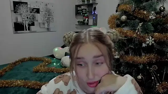 LinaTruly online show from 12/18/24, 07:19