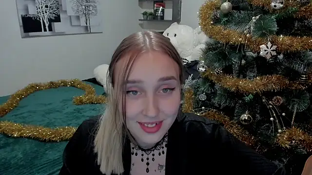 LinaTruly online show from 12/21/24, 11:13