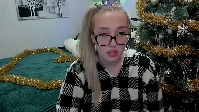 LinaTruly online show from 12/23/24, 08:03