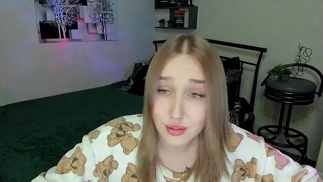 LinaTruly online show from 02/27/25, 08:31