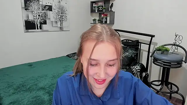 LinaTruly online show from 03/04/25, 11:22