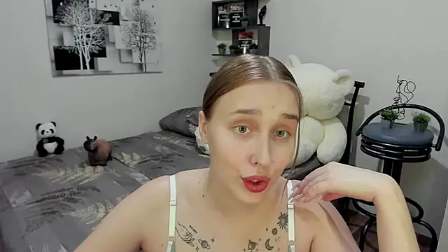 LinaTruly online show from 03/18/25, 12:27