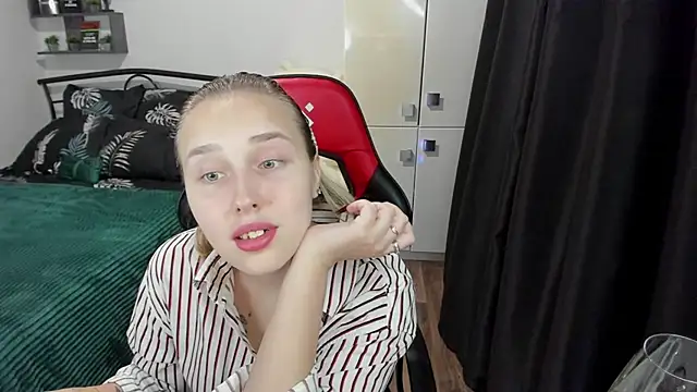 LinaTruly online show from 10/09/25, 09:24