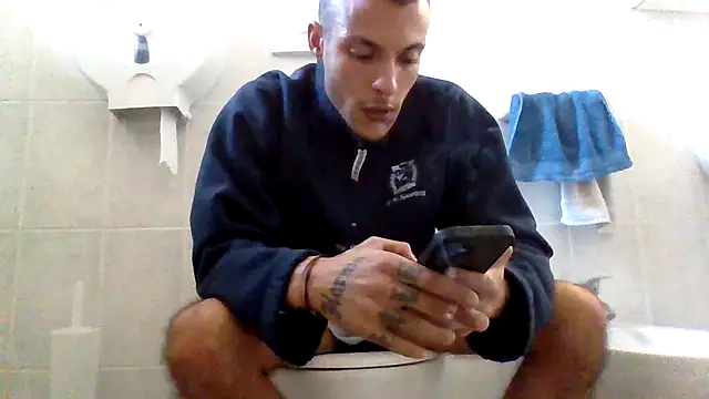 Snapshot of FTM98xxx chatting on 12/11/24, 02:00 FTM98xxx online show from 12/11/24, 02:00