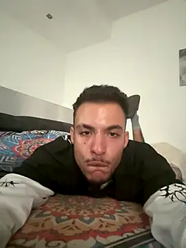 Snapshot of FTM98xxx chatting on 09/25/25, 04:00 FTM98xxx online show from 09/25/25, 04:00