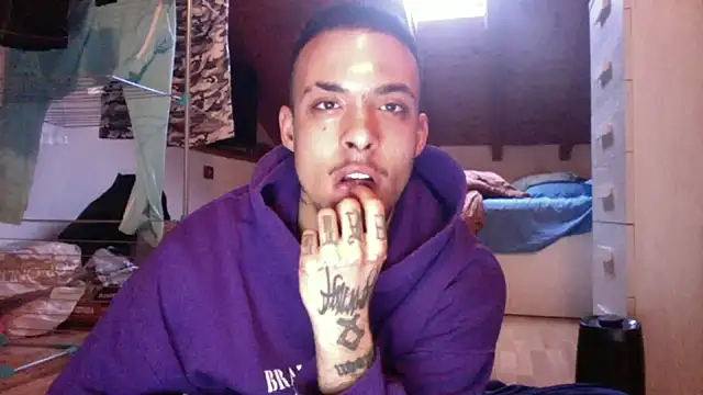 Snapshot of FTM98xxx chatting on 02/09/26, 04:11 FTM98xxx online show from 02/09/26, 04:11