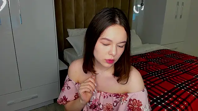 Snapshot of LovelyJane chatting on 12/20/24, 11:21 LovelyJane online show from 12/20/24, 11:21