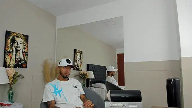 Snapshot of Robin_Rief chatting on 01/17/25, 03:34 Robin Rief online show from 01/17/25, 03:34