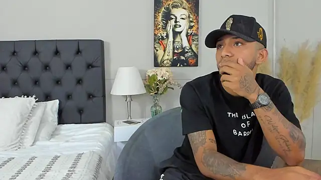 Snapshot of Robin_Rief chatting on 02/10/25, 02:19 Robin Rief online show from 02/10/25, 02:19