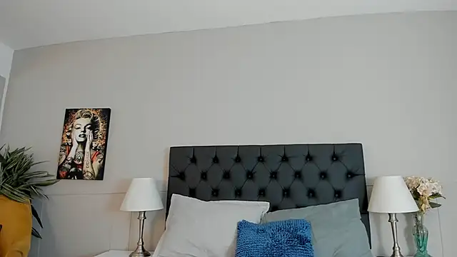 Snapshot of Robin_Rief chatting on 10/02/25, 03:35 Robin Rief online show from 10/02/25, 03:35