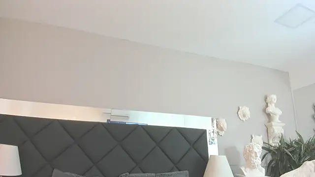 Snapshot of Robin_Rief chatting on 11/19/25, 03:28 Robin Rief online show from 11/19/25, 03:28