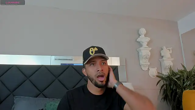 Snapshot of Robin_Rief chatting on 11/23/25, 03:50 Robin Rief online show from 11/23/25, 03:50