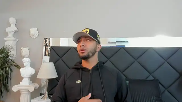 Snapshot of Robin_Rief chatting on 11/26/25, 03:18 Robin Rief online show from 11/26/25, 03:18